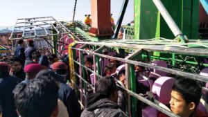 लेखनाथ महोत्सवमा अड्किएको पिङ